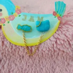 ハンドメイド 魚と青い石のピアス