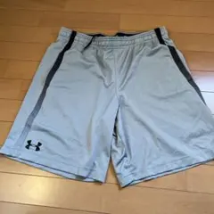 アンダーアーマー　ハーフパンツ