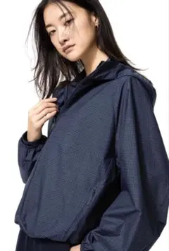 UNIQLOポケッタブルUVカットパーカー