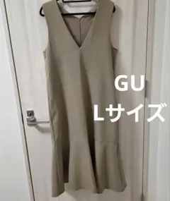 GU　ベージュ Vネック ノースリーブ フレアワンピース　マタニティ
