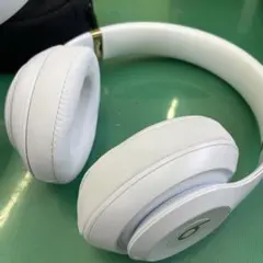 2026年最新】beatsヘッドホン 白の人気アイテム - メルカリ