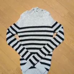 グレーと黒のストライプ長袖セーター
