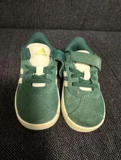 adidas アディダス　　スニーカー　13㎝　グリーン