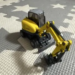 ジク (Siku) 社製「ワッカーノイソン EW65 モバイルショベル」ミニカー