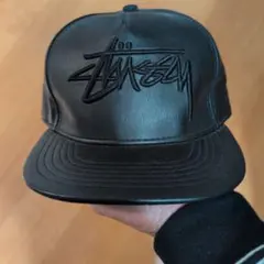 STUSSY　NEWERA　レザーキャップ　スナップバック　ステューシー
