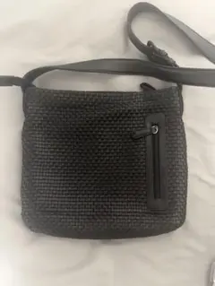 黒 編み込みデザイン ショルダーバッグ