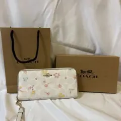 COACH 花柄 長財布 付属品あり