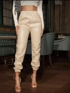 ハイウエスト PUレザーパンツ　ベージュ　M