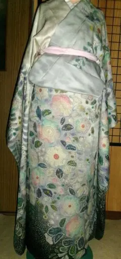 辻が花振袖 染め分けで裾ぼかし - メルカリ
