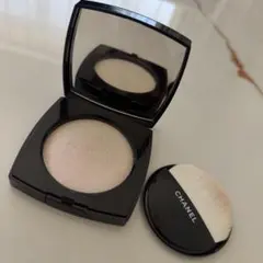 CHANEL POUDRE LUMIERE 40 ホワイト オパールのサムネイル