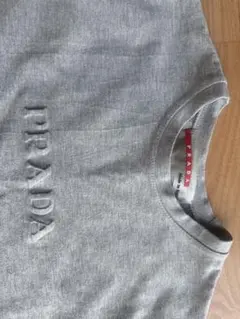 m*i様 PRADA エンボスロゴ 半袖Tシャツ グレーのサムネイル