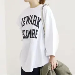 ラウンドヘムロゴロングTシャツ ホワイト シロのサムネイル