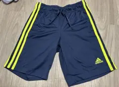 adidas ネイビー/イエロー ハーフパンツ　130㌢