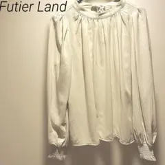 新品タグ付 FutierLand ハイネックバルーンスリーブブラウス ベージュのサムネイル