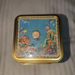 青山デカーボ　コジコジ缶