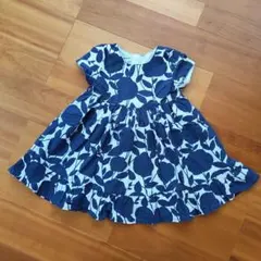 babyGap ベビー ワンピース 花柄 ネイビー　80cmのサムネイル