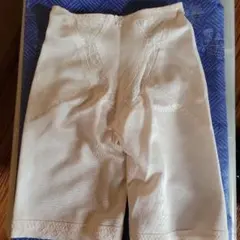 Wingベージュ 骨盤ガードル レースディテール