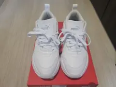 PUMA 厚底スニーカー ホワイト　箱付きのサムネイル