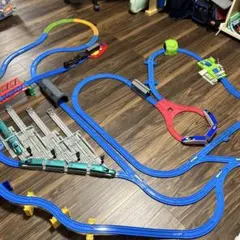 しーちゃん様専用プラレール　まとめ売り　レイアウト　トンネル　駅　踏切　車両基地