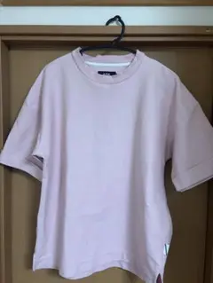 ピンク Tシャツ