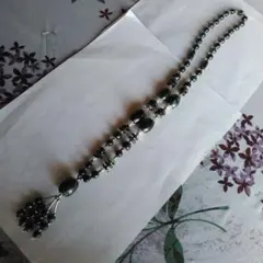 翡翠？の様なネックレス。