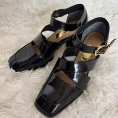 Le talon GRISE パンプス サンダル 黒 エナメル レザー