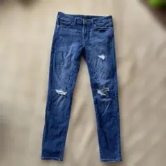 ユニクロジーンズ　ダメージストレートデニム　66センチ　美品