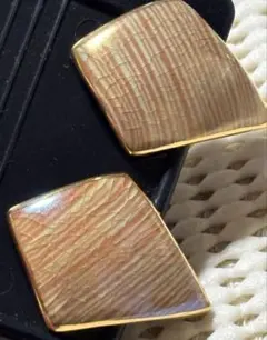 優しい色味　素敵ダイヤモンド型テクスチャーイヤリング材質不明　年代物　ビンテージ