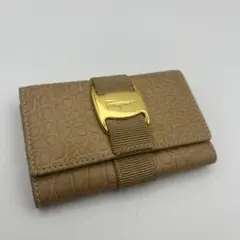 Salvatore Ferragamo　キーケース　ベージュ クロコ型押し