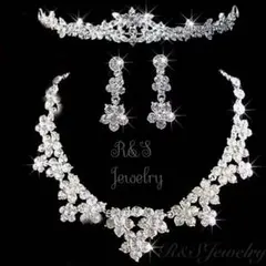 3点セットティアラネックレスイヤリングorピアスブライダル結婚式ウェディング