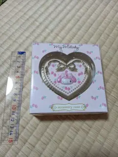 《新品未使用》マイメロディー　ミラー付き小物ケースハート型