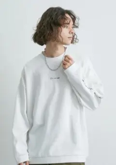 JUNRED 刺繍入りホワイト長袖カットソー　ホワイト　ロンT