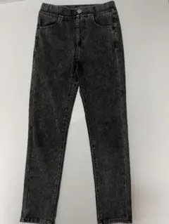 140cm黒 スリムフィット デニムパンツ