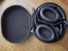 SONY WH-1000XM4 ワイヤレスヘッドホン ケース付き ブラックのサムネイル