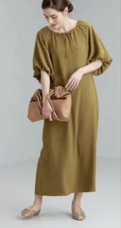 グリーンレーベル　パフスリーブワンピース