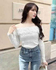 Rady フェザーオフショルニットトップスのサムネイル