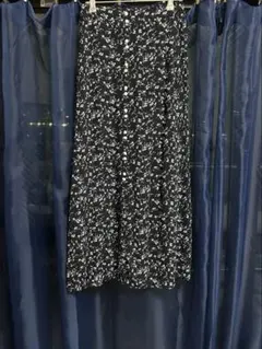 AZUL BY MOUSSY（アズールバイマウジー）フラワースリットスカート