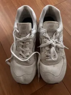New Balance 574 スニーカー ベージュのサムネイル