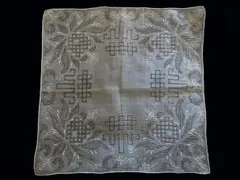 スワトウ 汕頭　SWATOW ホワイト レース 刺繍 ハンカチ 花と幾何学模様