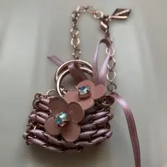 ANTEPRIMA花モチーフ付きピンクチャーム、キーホルダー