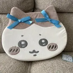 ちいかわ　低反発クッション　リボン　ハチワレ