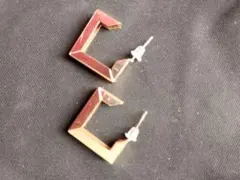 C字型 赤金 スタッドピアス