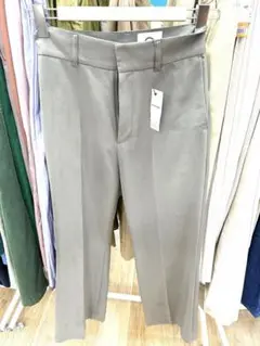 #MARW のグレー ストレートスラックス センタープレス