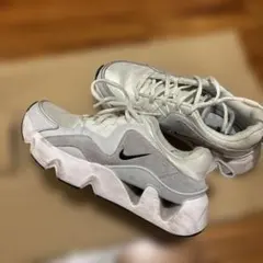 Nike ナイキ　スニーカー　23.5cm 汚れあり
