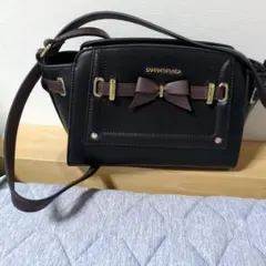 Samantha Vega ブラックショルダーバッグ