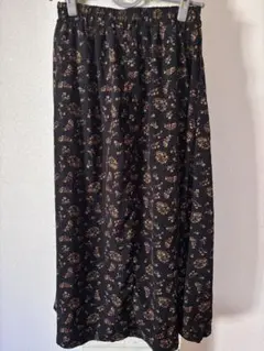 フレアスカート 黒地 小花模様 サイズF