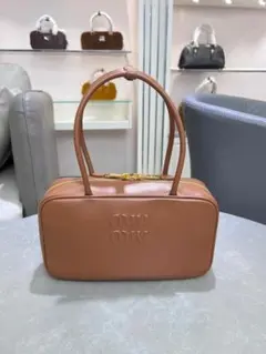miumiu ハンドバッグ