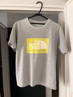 THE NORTH FACE 半袖Tシャツ グレーのサムネイル