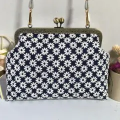 刺繍柄♥がま口バッグ♥ハンドメイド