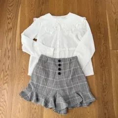 ホワイトフリルトップスとチェックショートパンツセット